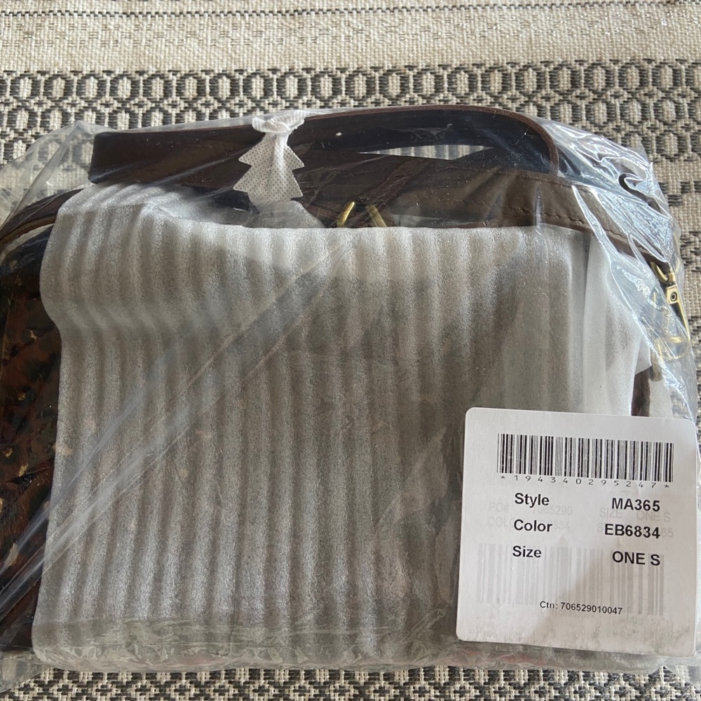 MADEWELL The Flap Convertible Crossbody Bag - Picture 14 of 14